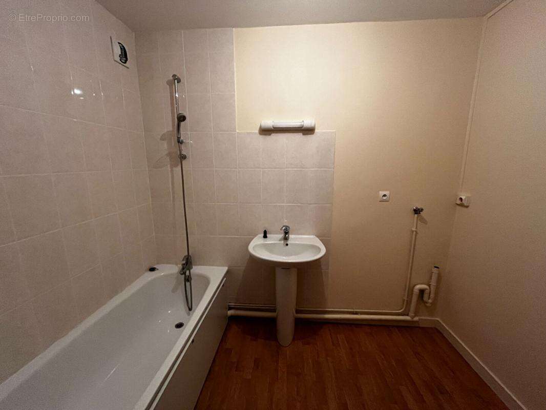 Appartement à PELLOUAILLES-LES-VIGNES