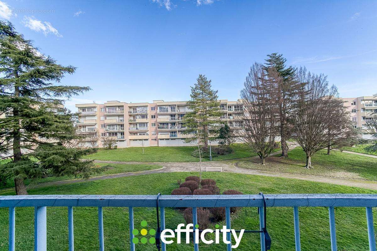 Appartement à SAINT-SYMPHORIEN-D'OZON
