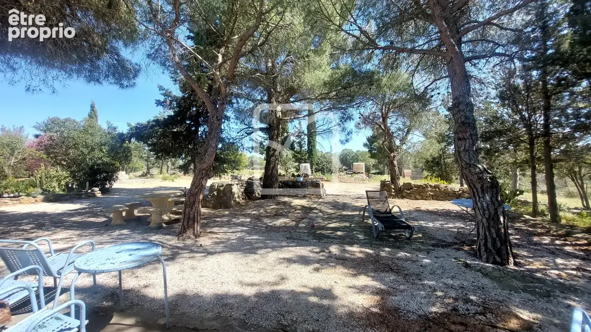 Superbe et rare bergerie en pierre sur plus de 6500 m2 de terrain au coeur de la nature! - photo 5