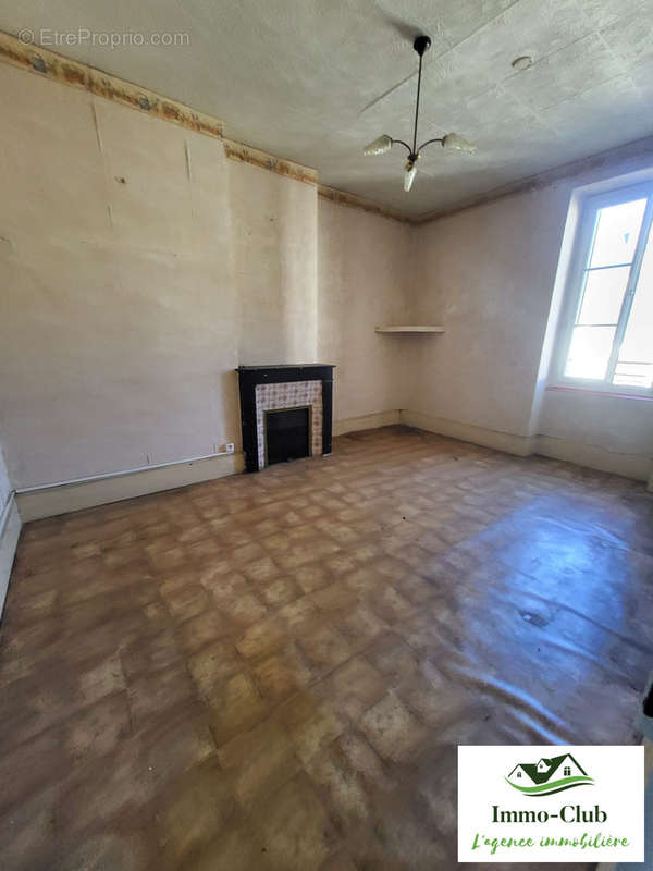 Appartement à CHATEAU-CHINON(VILLE)