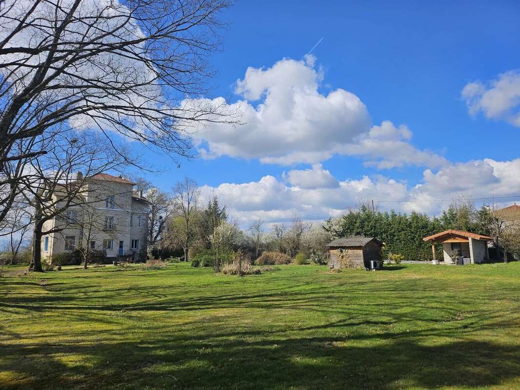 Maison à MONTROND-LES-BAINS
