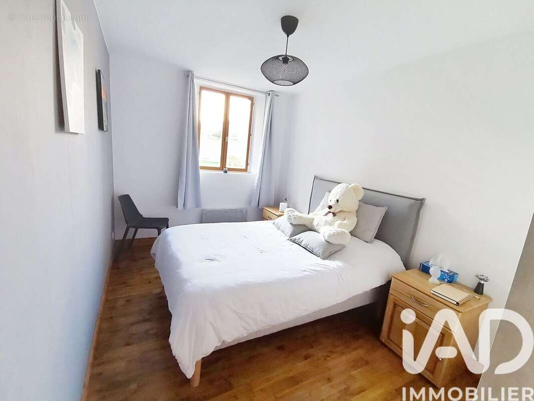 Maison 320 m² à Charras  - photo 8