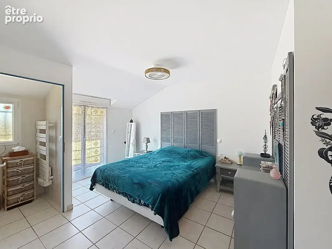 Maison  6 pièce(s) maison plain pied, 4 chambres, 1 bureau, piscine, carport, garage - photo 11