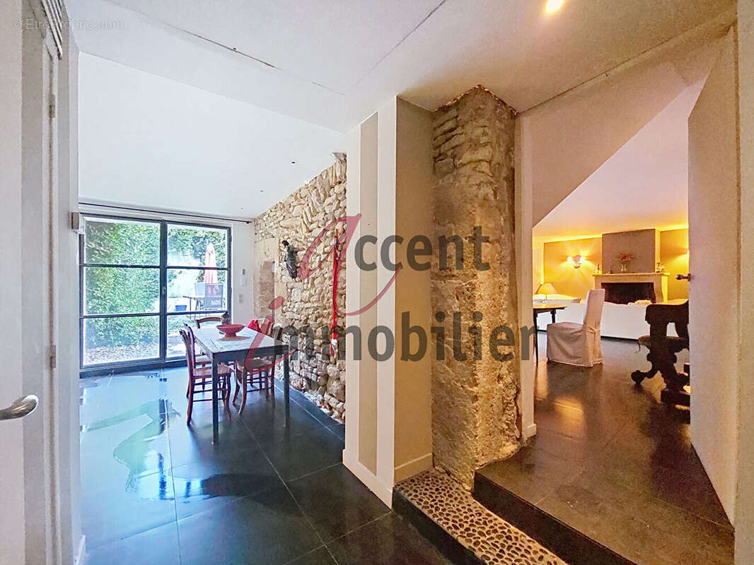 Maison à L&#039;ISLE-SUR-LA-SORGUE