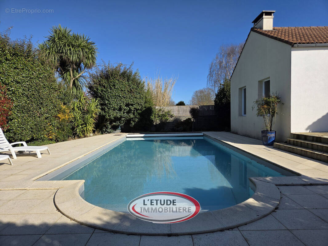 Photo 1 - Maison à SAINT-HILAIRE-DE-CHALEONS