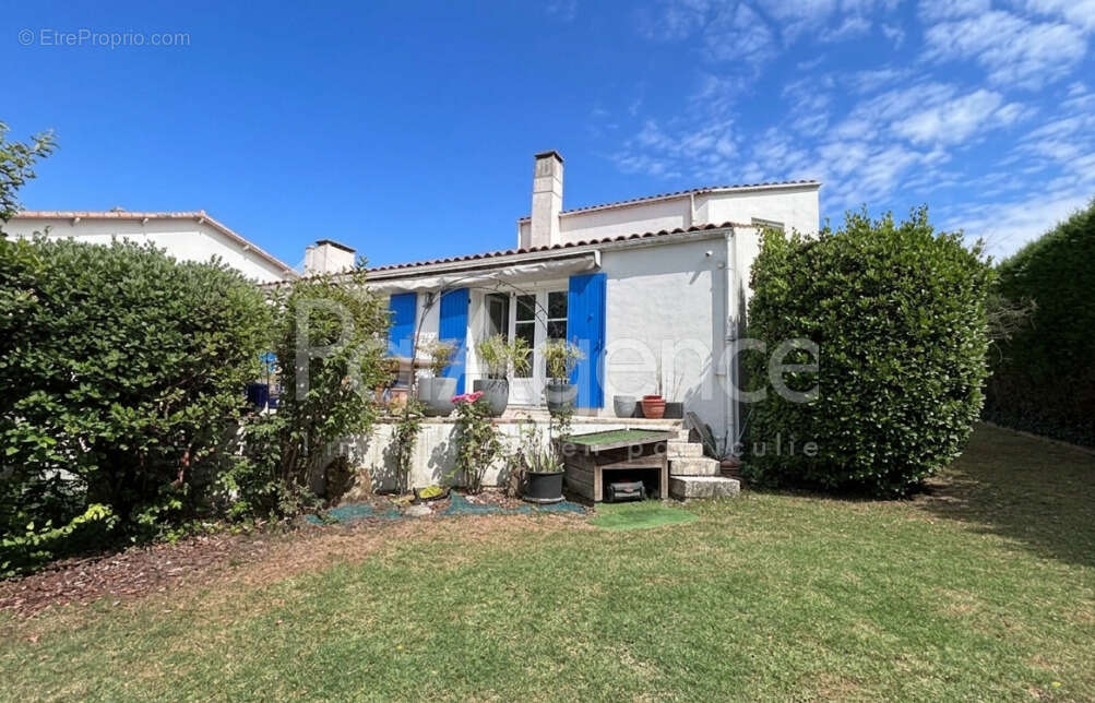 Maison à VAUX-SUR-MER