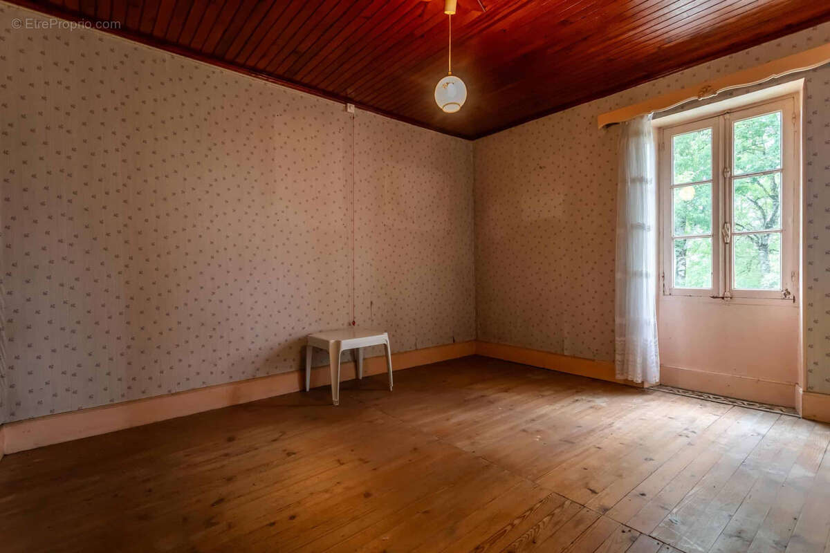 Country property to renovate - photo 6