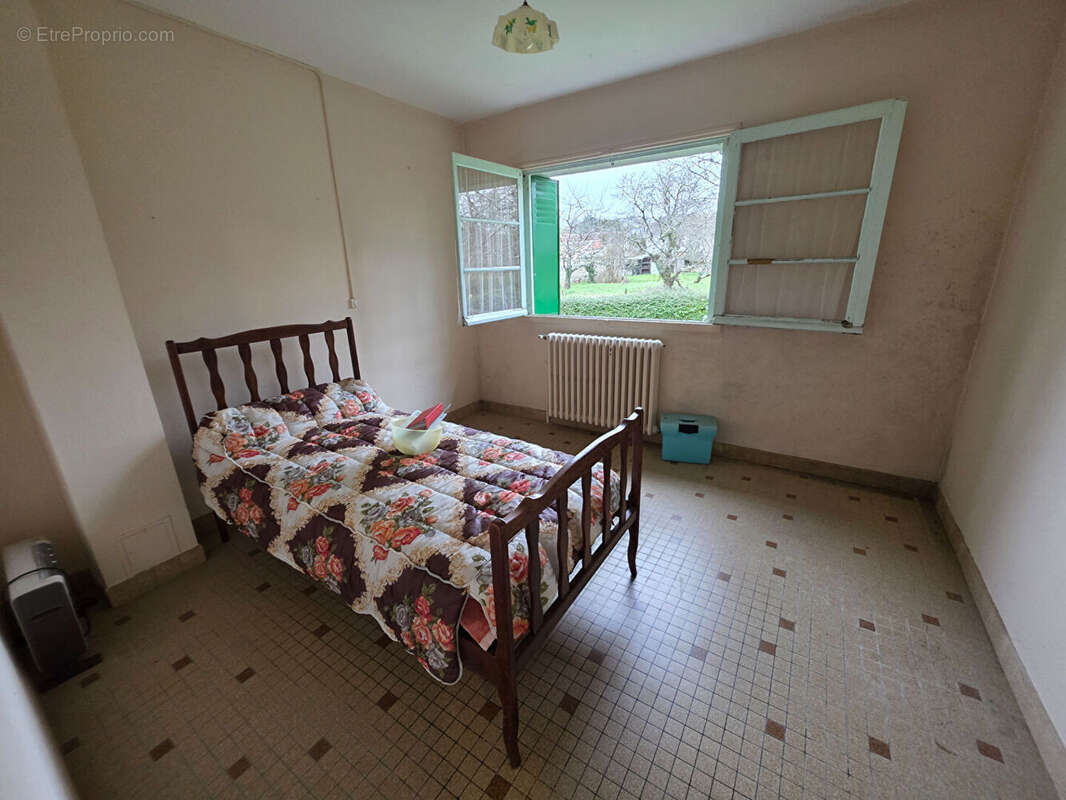 Maison à YZEURES-SUR-CREUSE