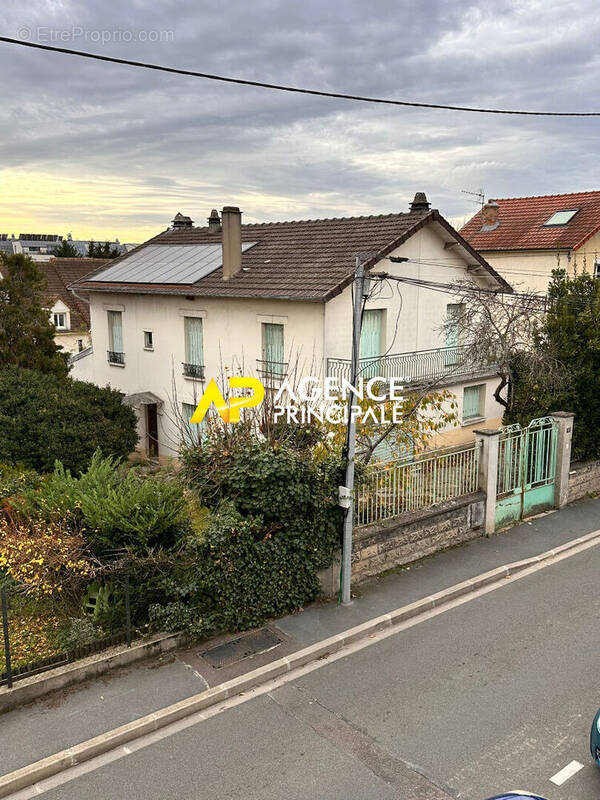 Maison à SARTROUVILLE