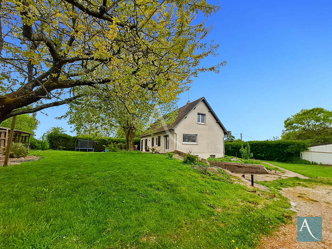 Maison à AUTRUY-SUR-JUINE