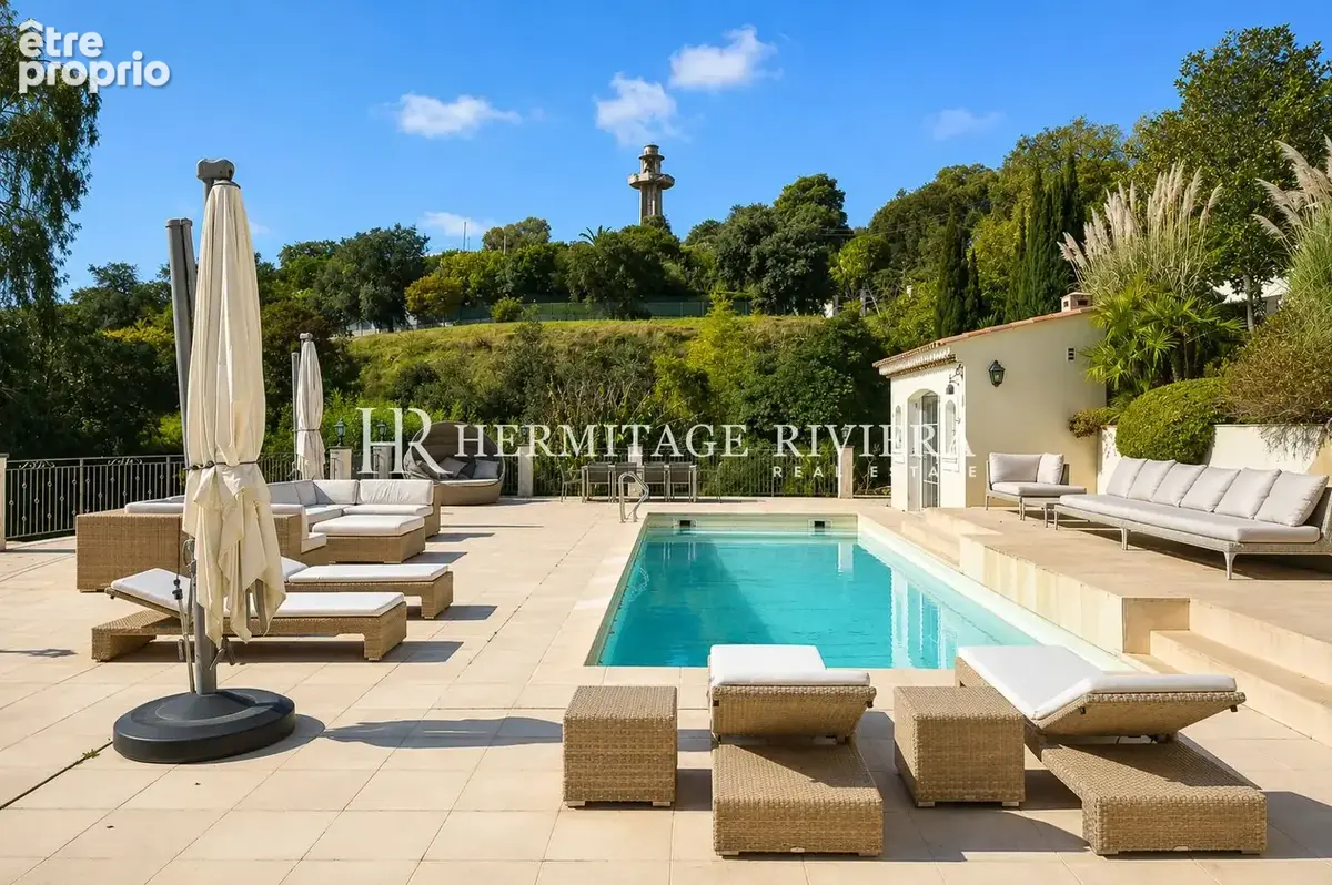 villa with pool area for sale in cannes
