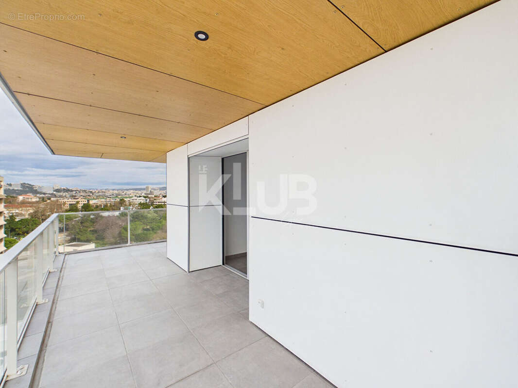 Appartement à MARSEILLE-8E