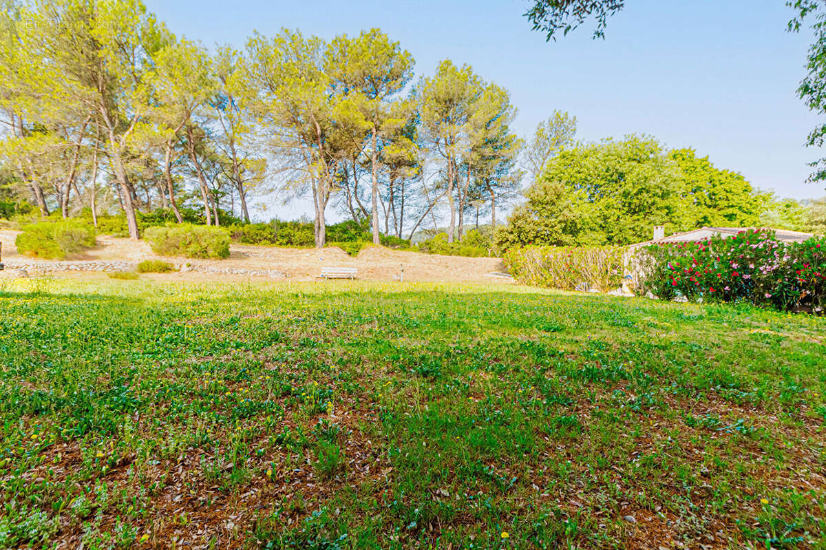 Maison à LE THOLONET