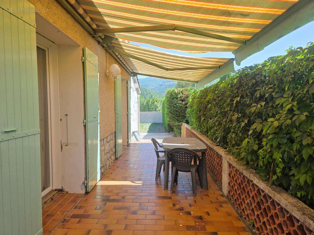 Maison 135 m² à Chateau-Arnoux-Saint-Auban  - photo 16