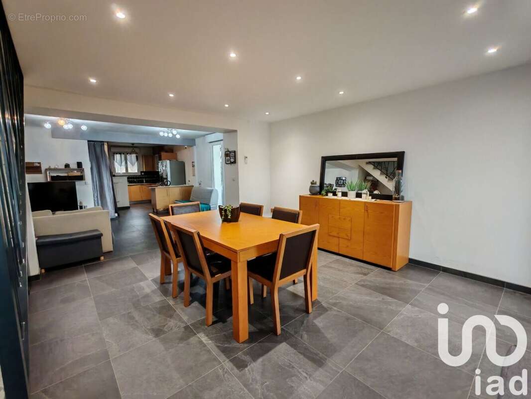 Photo 2 - Maison à GAGNY