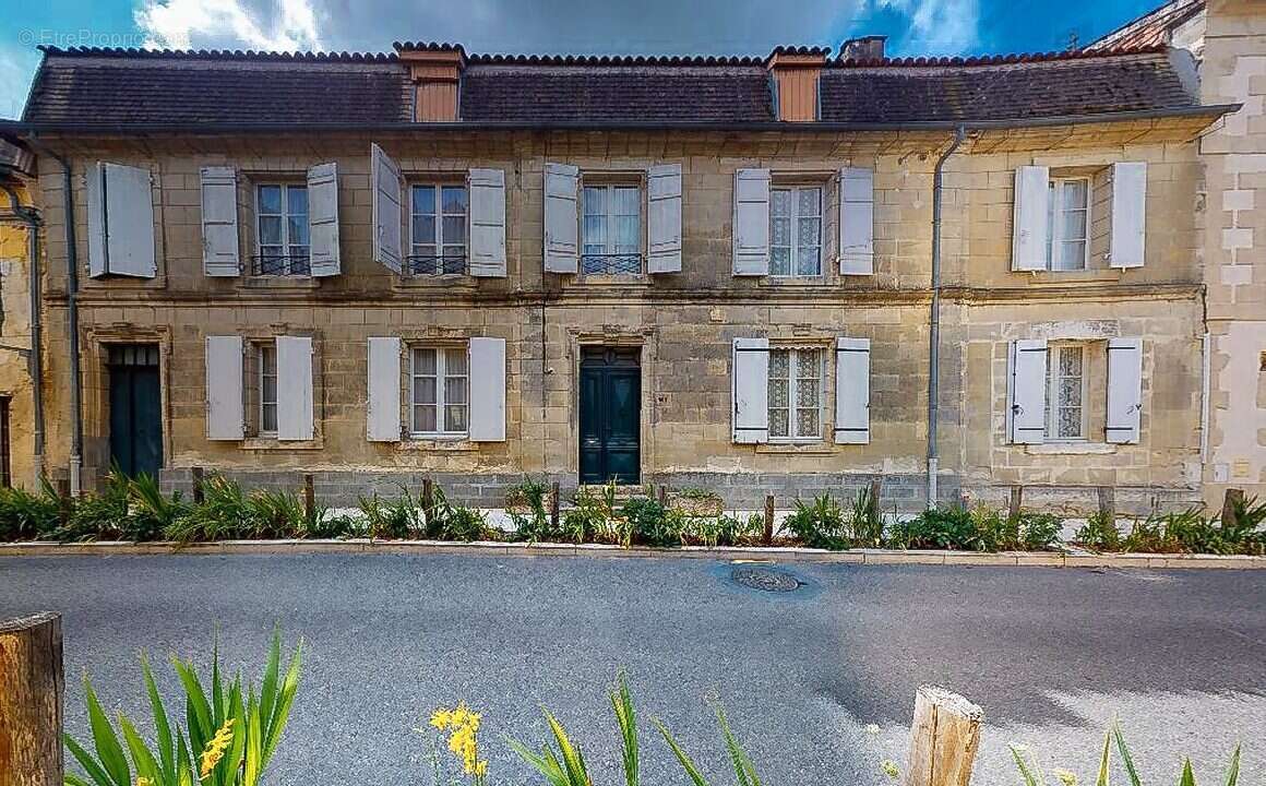 Maison à SAINT-BARTHELEMY-D'AGENAIS