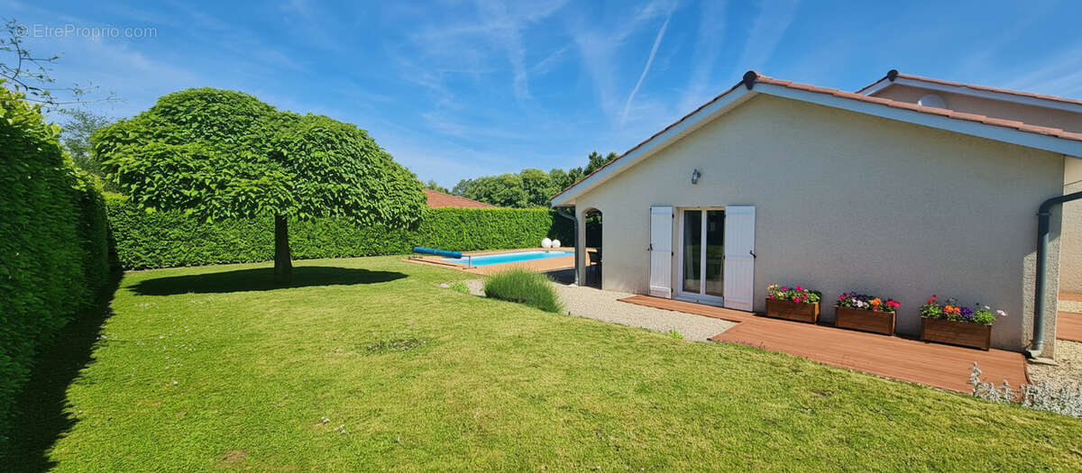 Tres agreable maison - piscine - secteur residentiel - photo 12