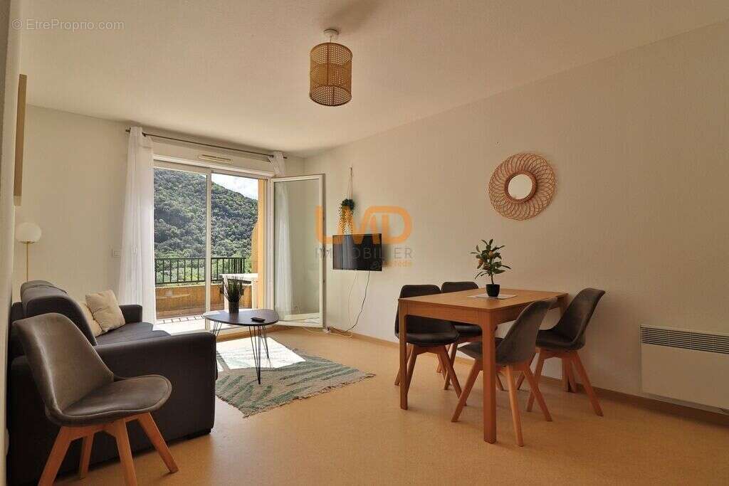 Appartement à AVENE