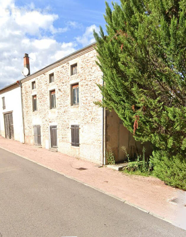 Appartement à LA PACAUDIERE