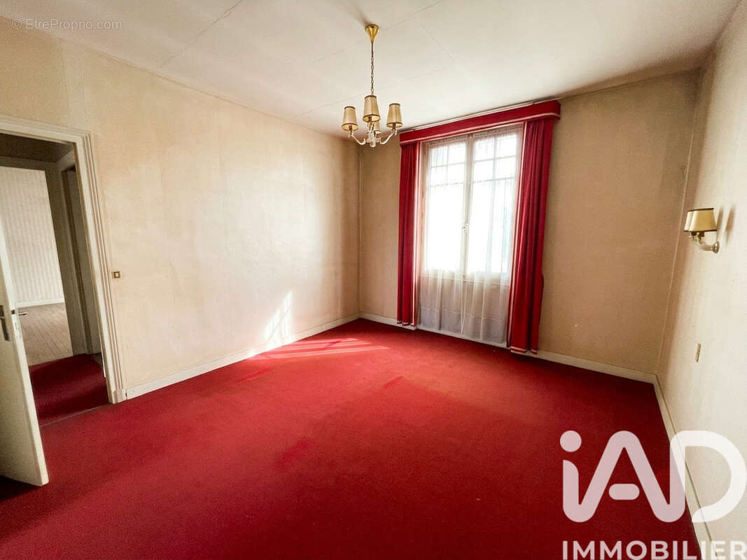 Maison 136 m² à Chateau-La-Valliere  - photo 9