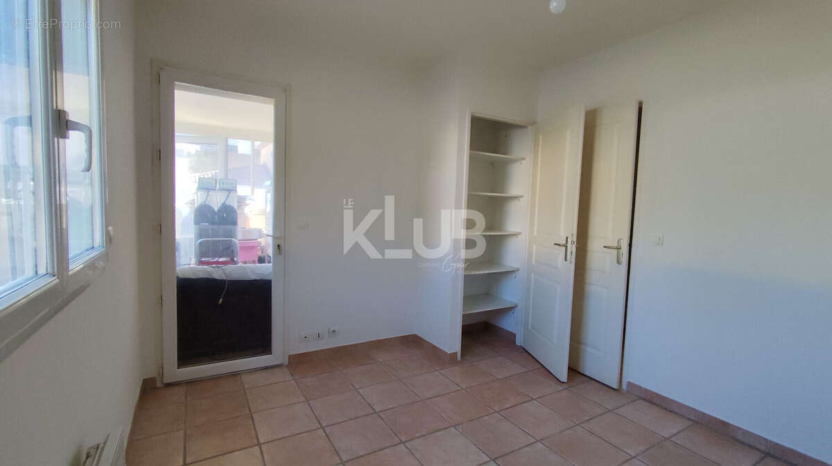 Appartement à ROGNAC