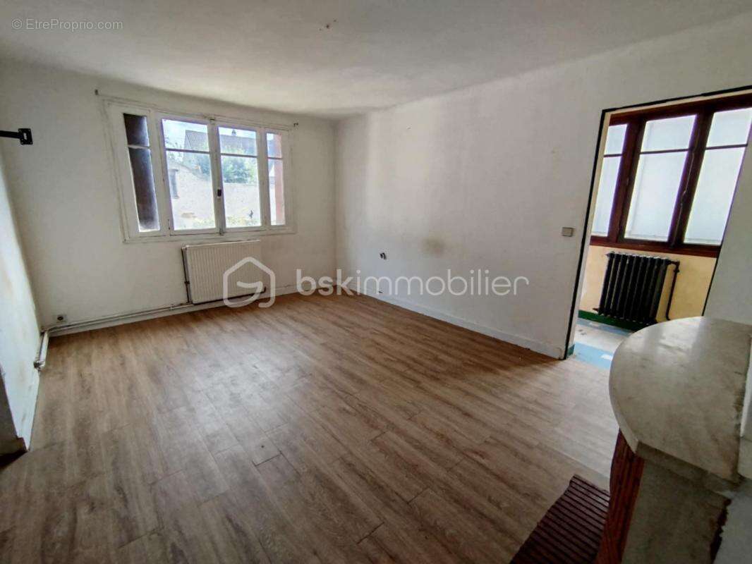 Maison à COMBS-LA-VILLE