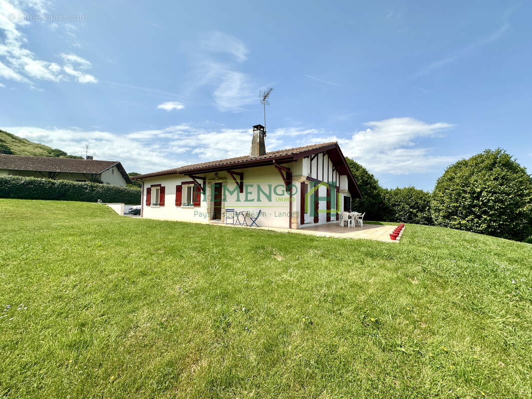 Maison à LUXE-SUMBERRAUTE