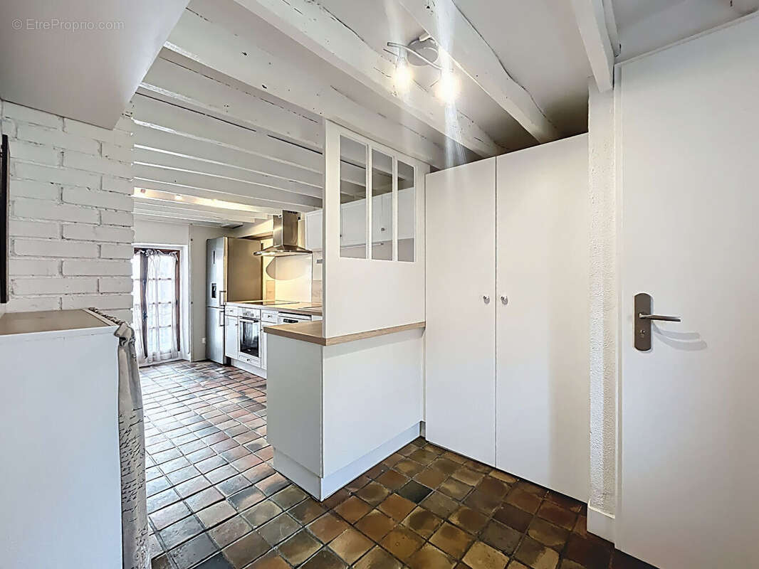 Appartement à NEAUPHLE-LE-CHATEAU