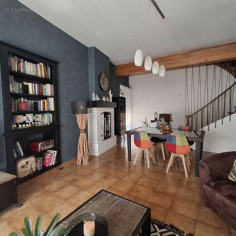 Maison 178 m² à Chasseneuil-Sur-Bonnieure  - photo 4