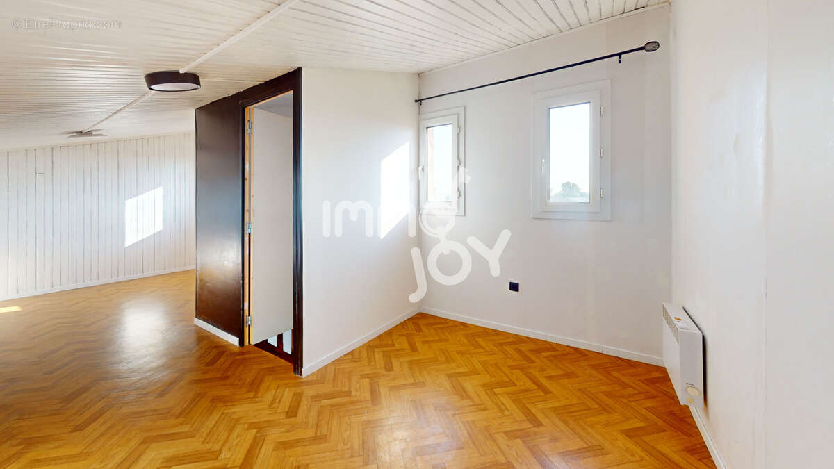 A vendre local d'activité + Appartement - photo 12
