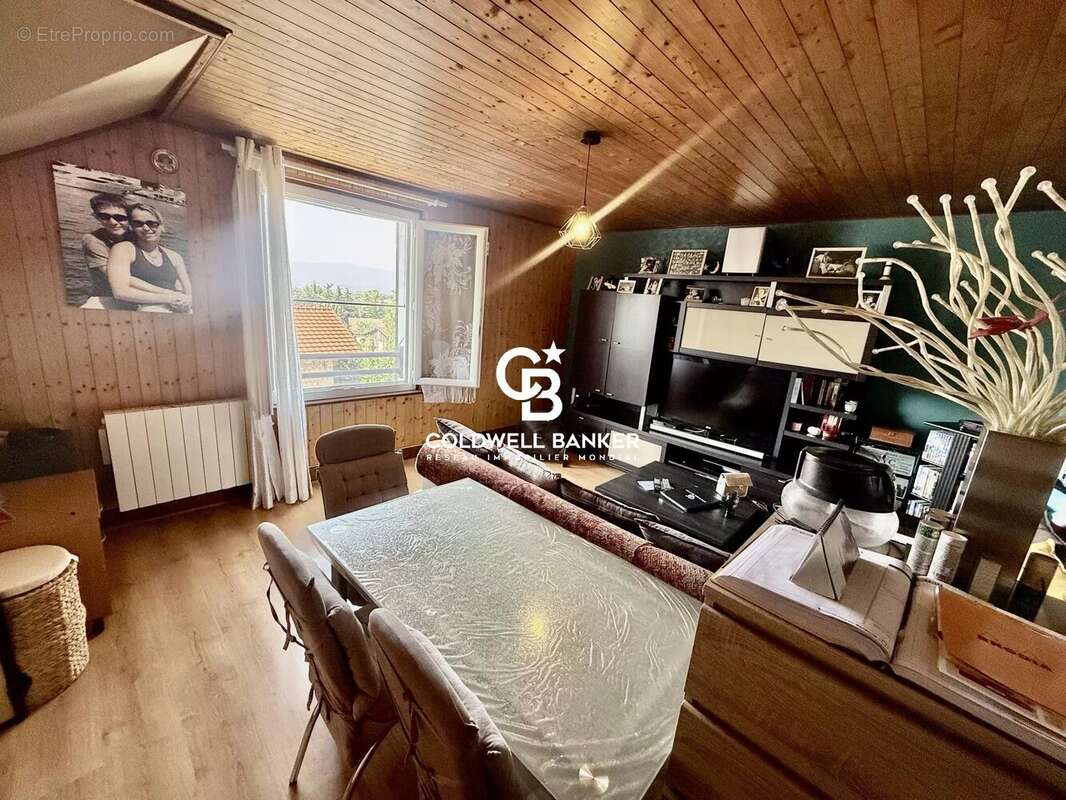 Appartement à SAINT-CERGUES