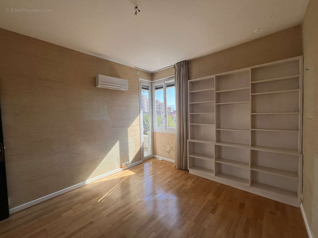 Appartement à ROMANS-SUR-ISERE