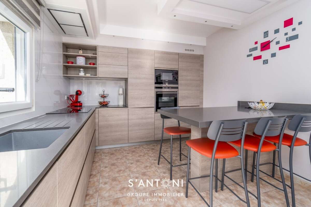 Maison à SAINT-THIBERY