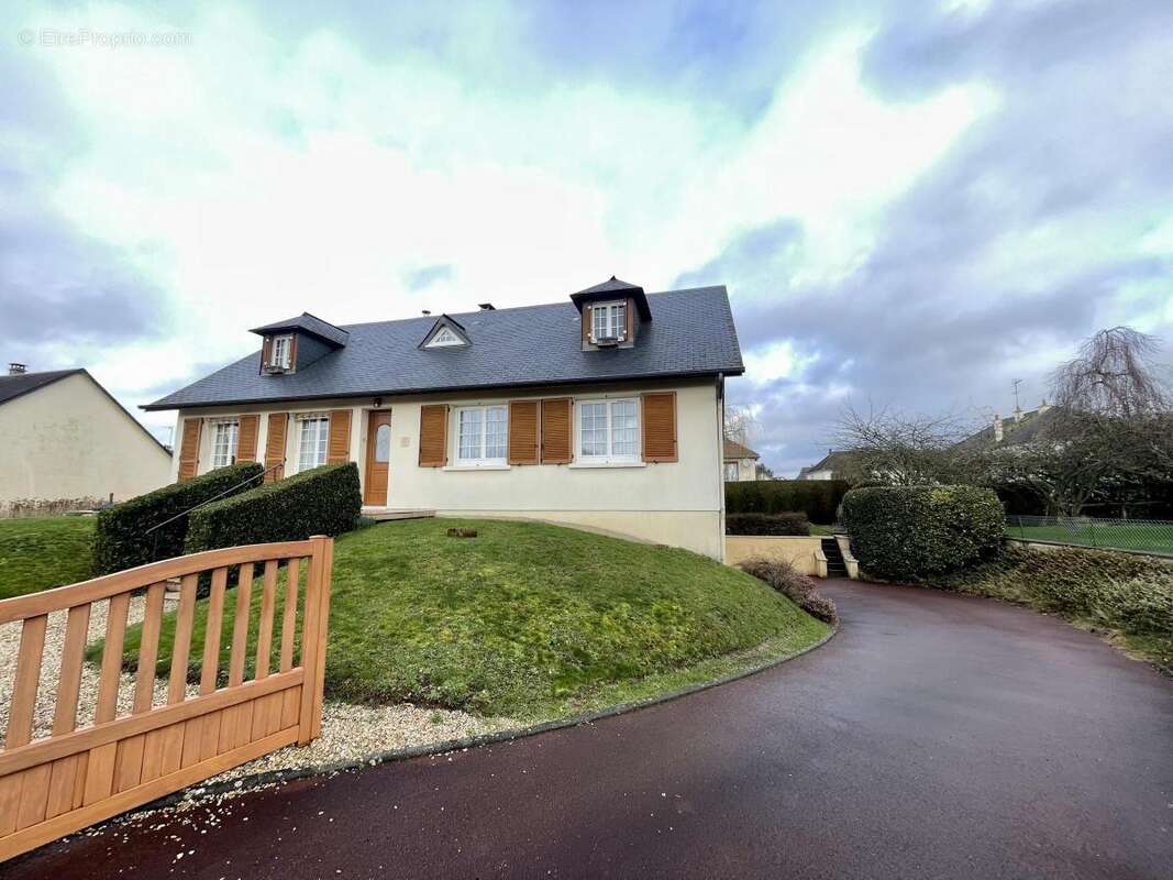 Maison à OUILLY-LE-VICOMTE