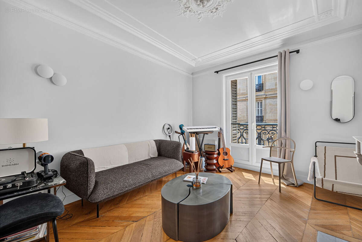 Appartement à PARIS-10E