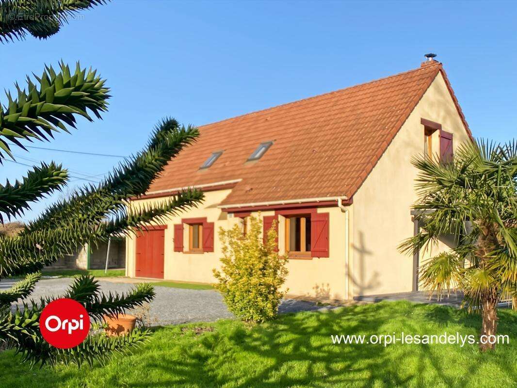 Maison à MONTMAIN