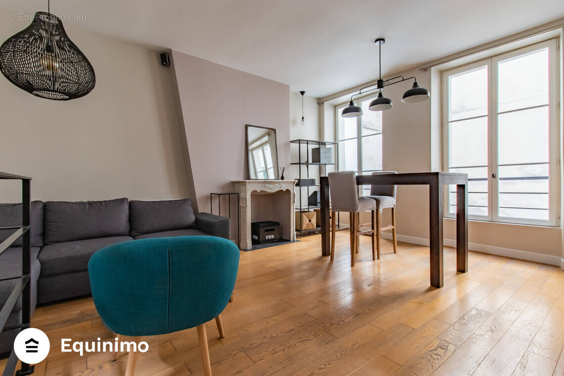 Appartement à PARIS-10E