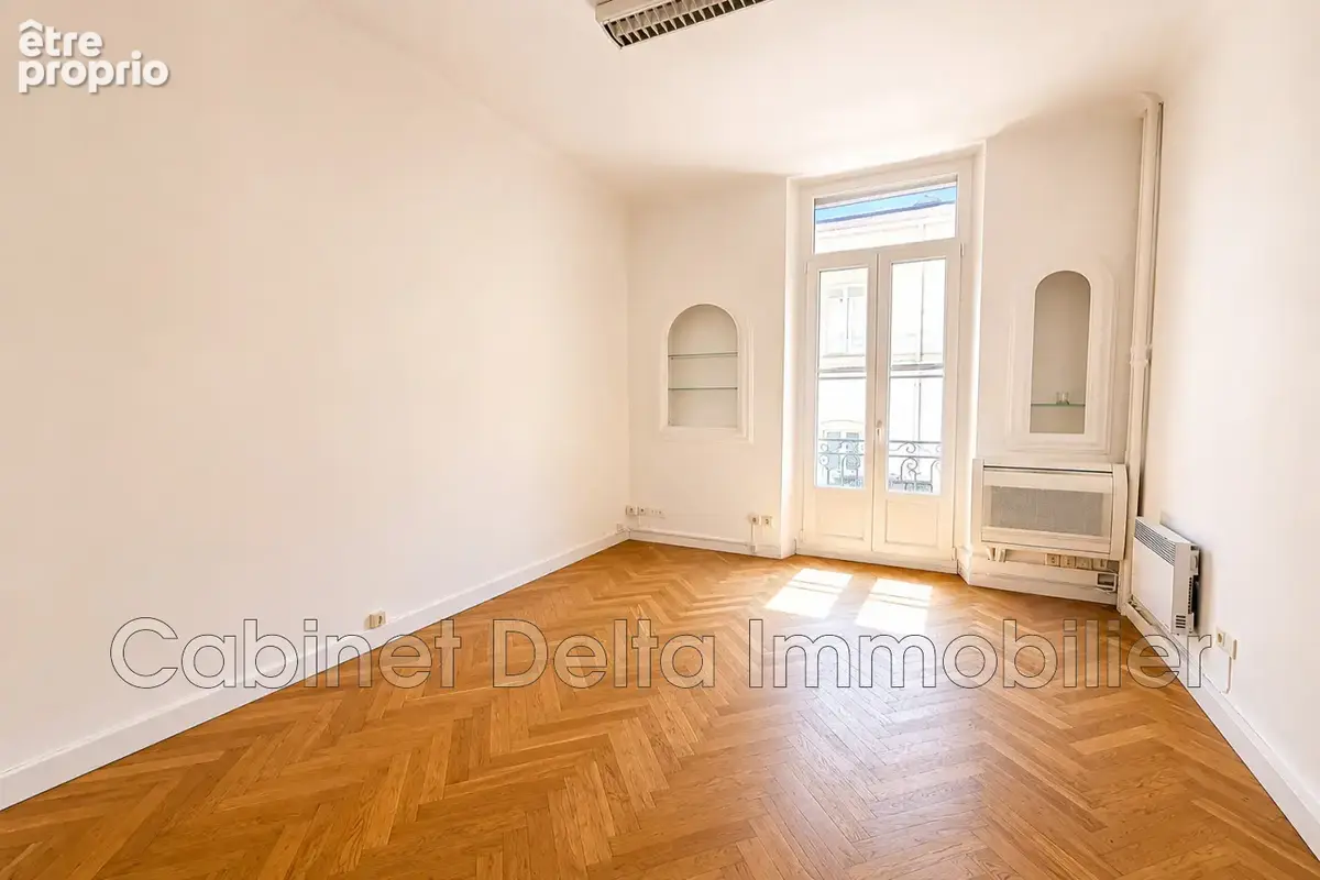 Commerce 160 m² à Toulon  - photo 2