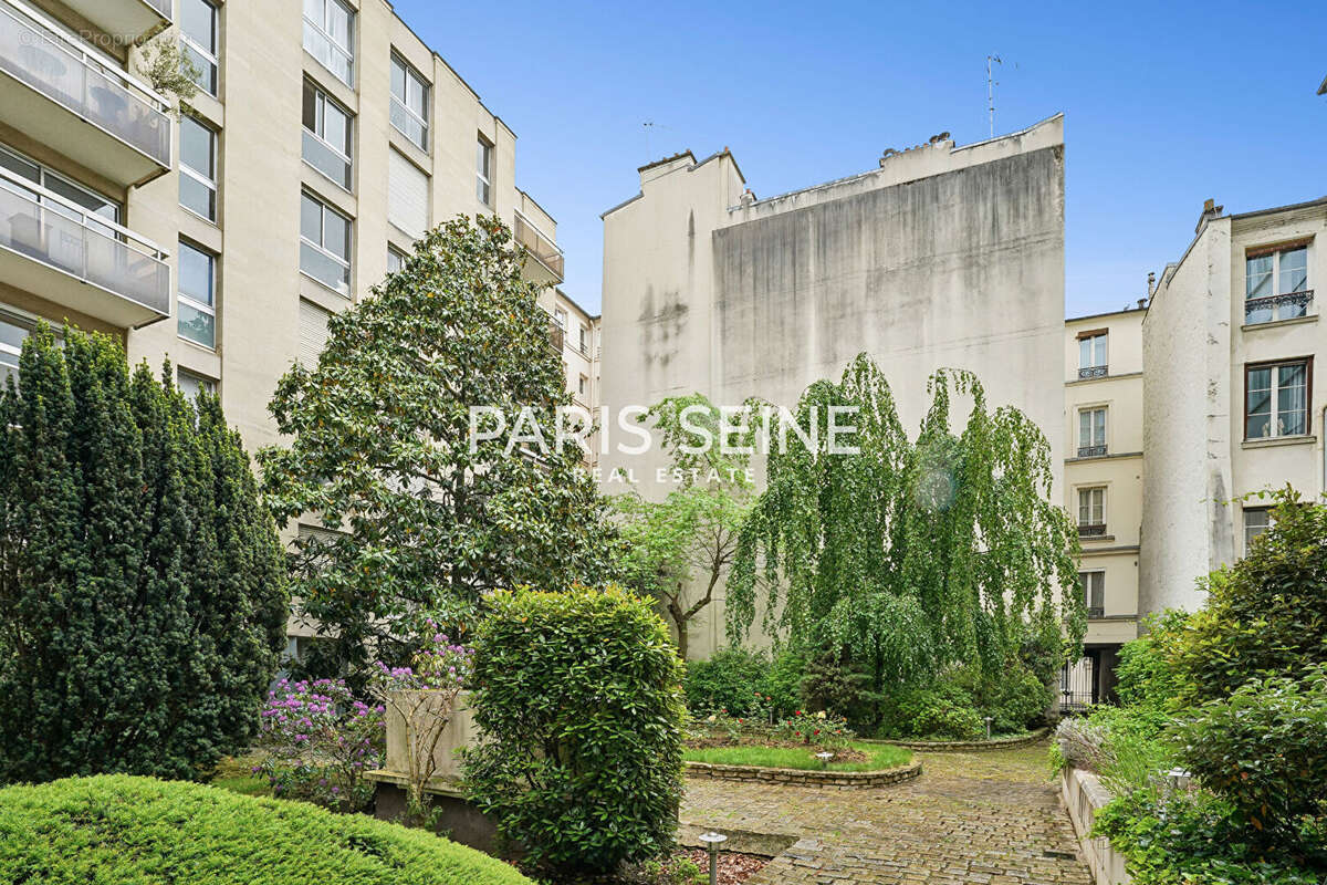 Appartement à PARIS-7E