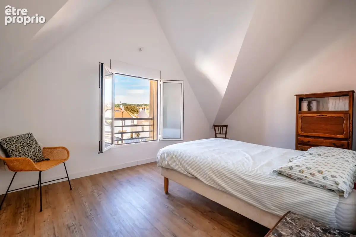 Versailles, A VENDRE MAISON RENOVEE  de 110 m2 au sol- 4 chambres- JARDIN- CALME et proximité des commodités - photo 19