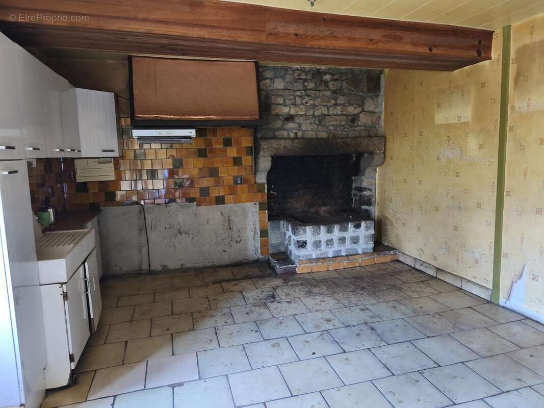 Maison à SAINT-CYR-DU-BAILLEUL