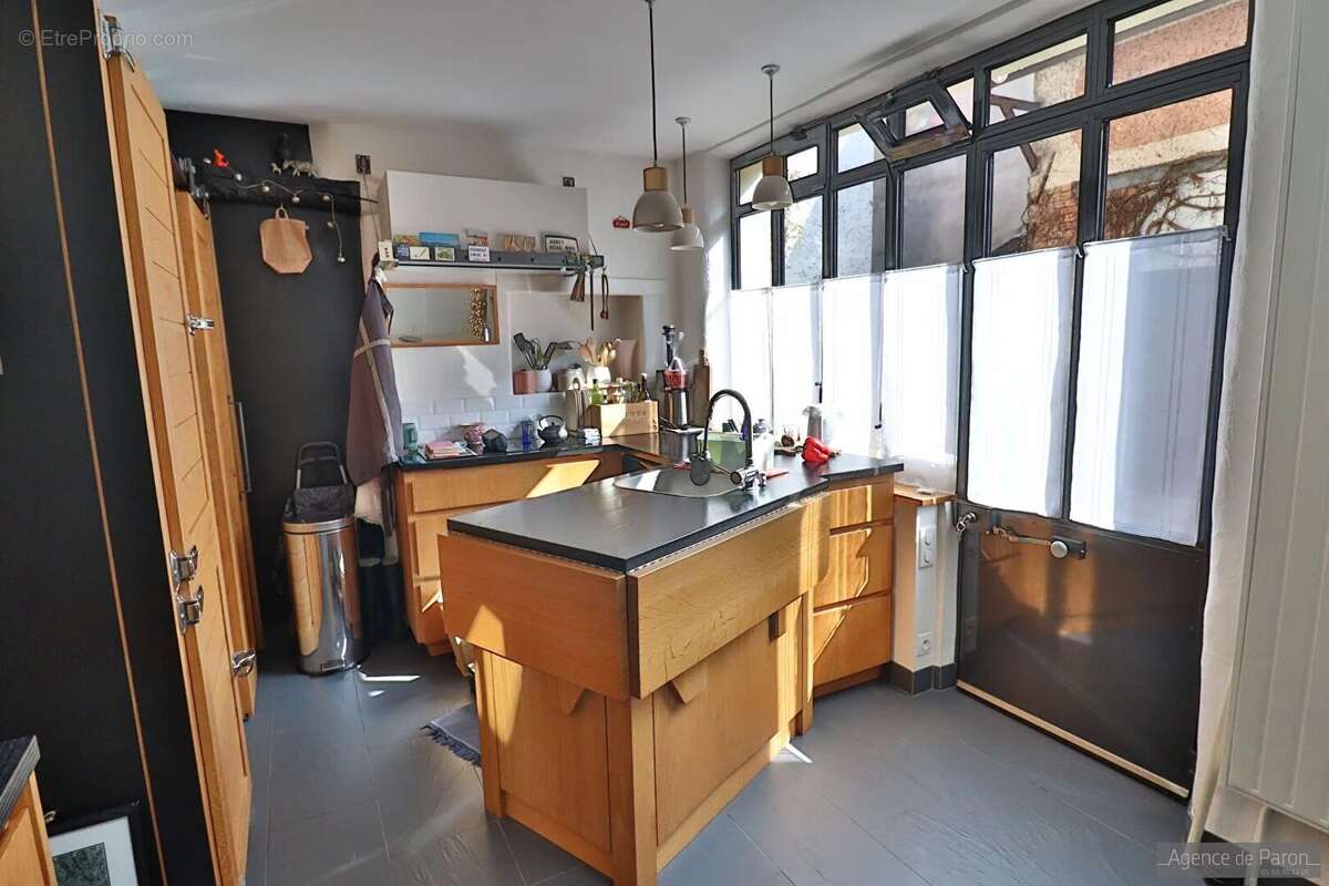 Maison à VERRIERES-LE-BUISSON