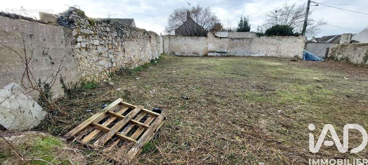 Photo 3 - Terrain à VILLEBLEVIN