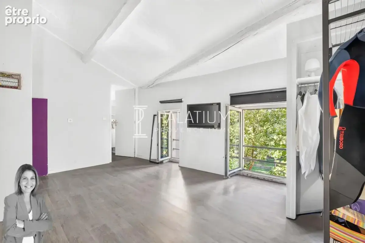 Sorgues- Grande maison de ville avec 3 studios indépendants et vue sur parc; - photo 9