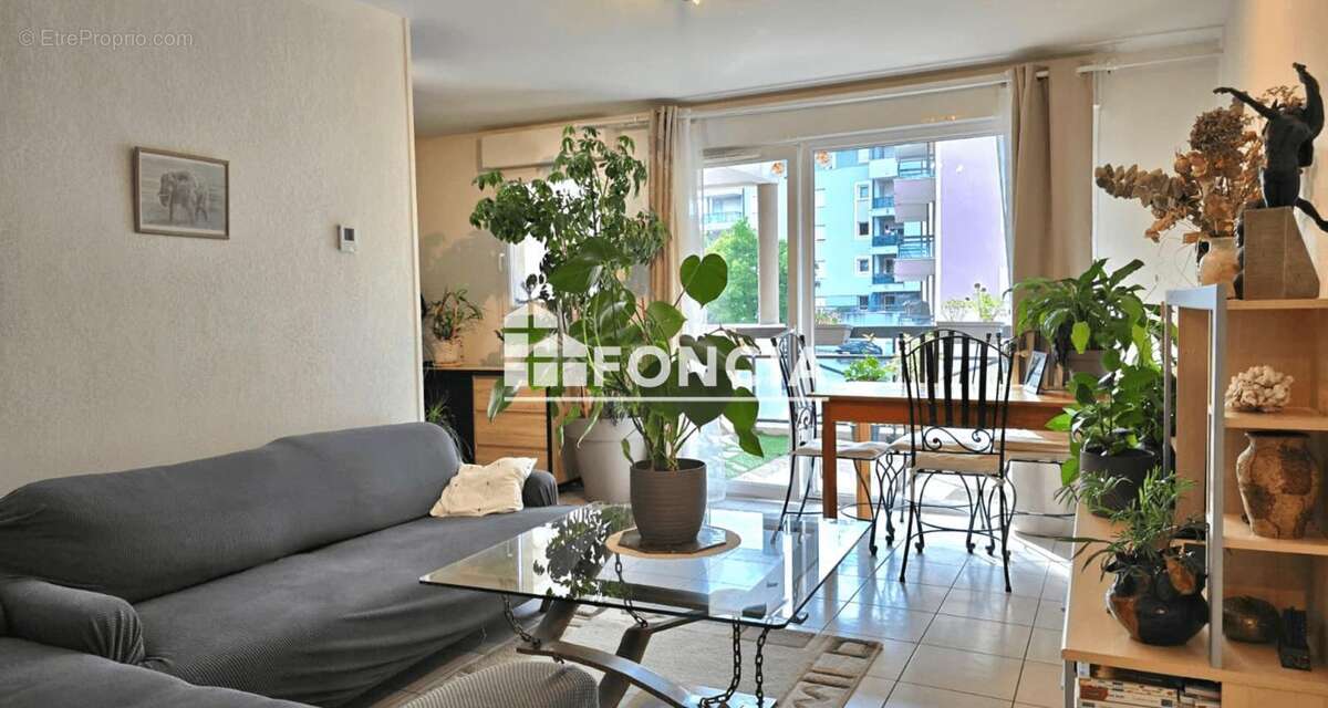 LA ROCHE-SUR-FORON : Appartement LOUE - T2 avec terrasse + Garage + Cave - photo 5