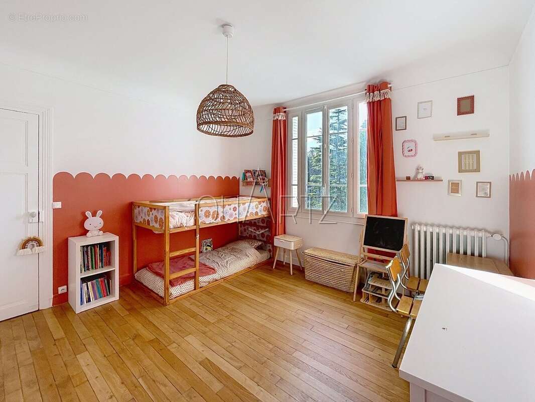Belle meulière familiale en centre ville - photo 10