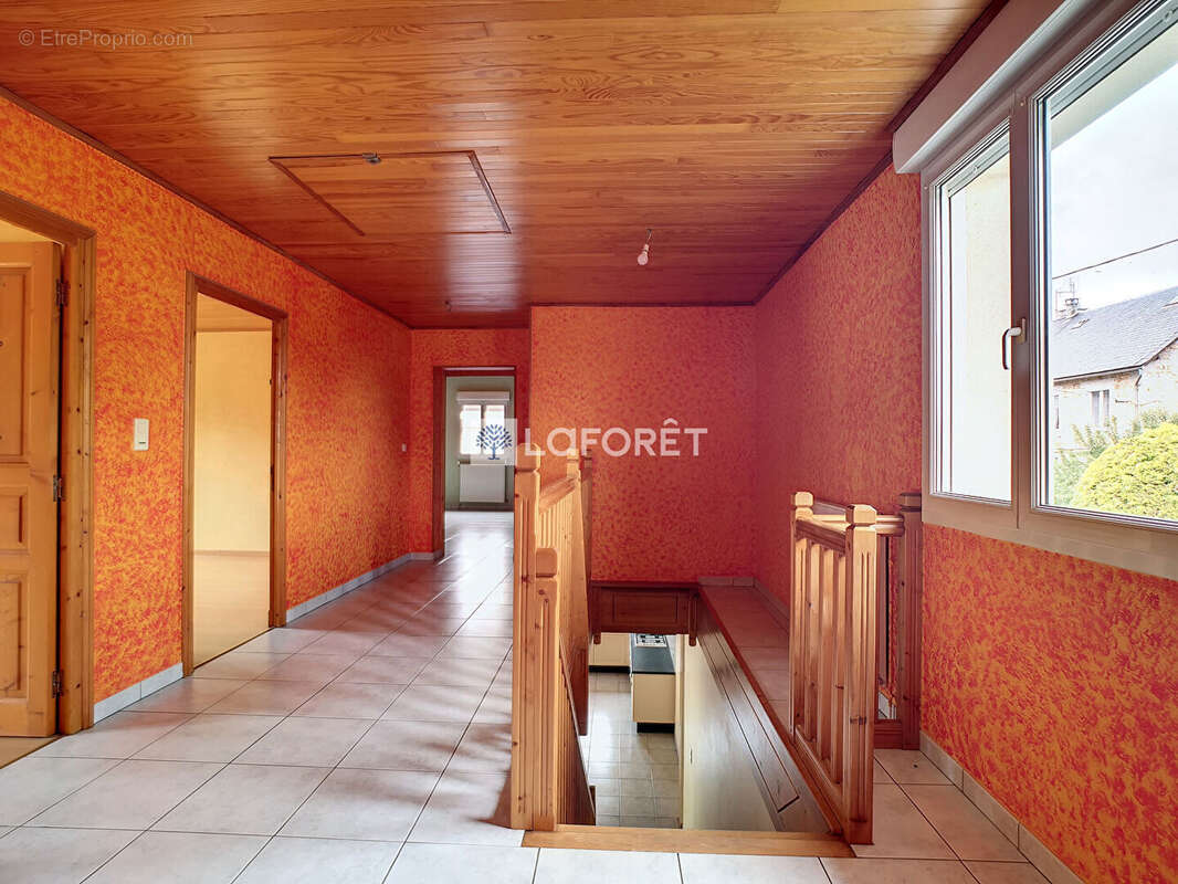 Maison à ALBARET-SAINTE-MARIE