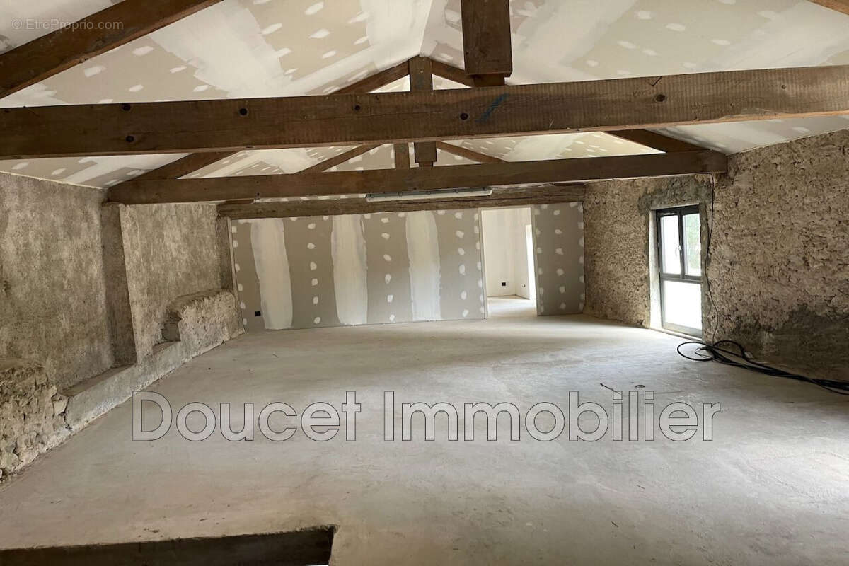 Commerce 170 m² à Sauvian  - photo 7