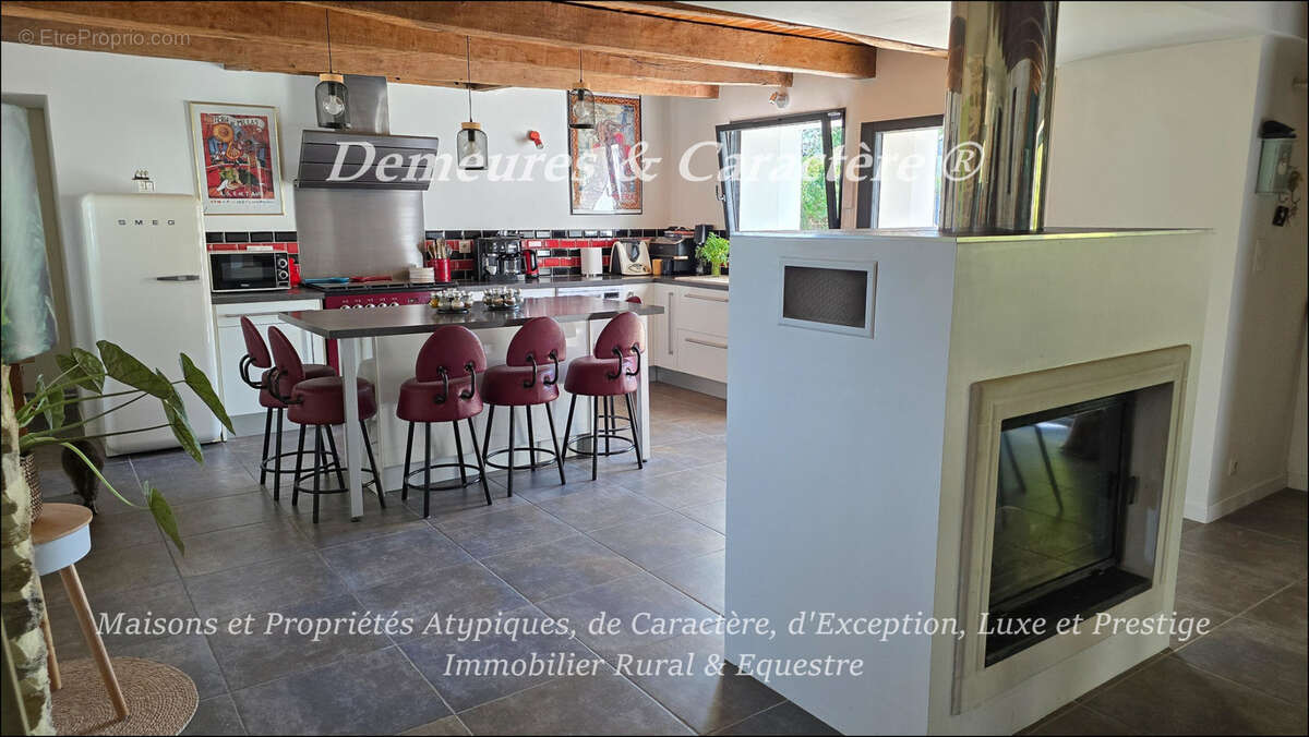 Maison avec piscine et dépendances - photo 14