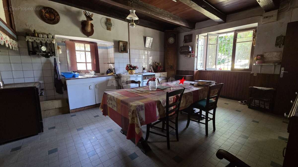 Brassac secteur - maison de caractère avec terrain - photo 2